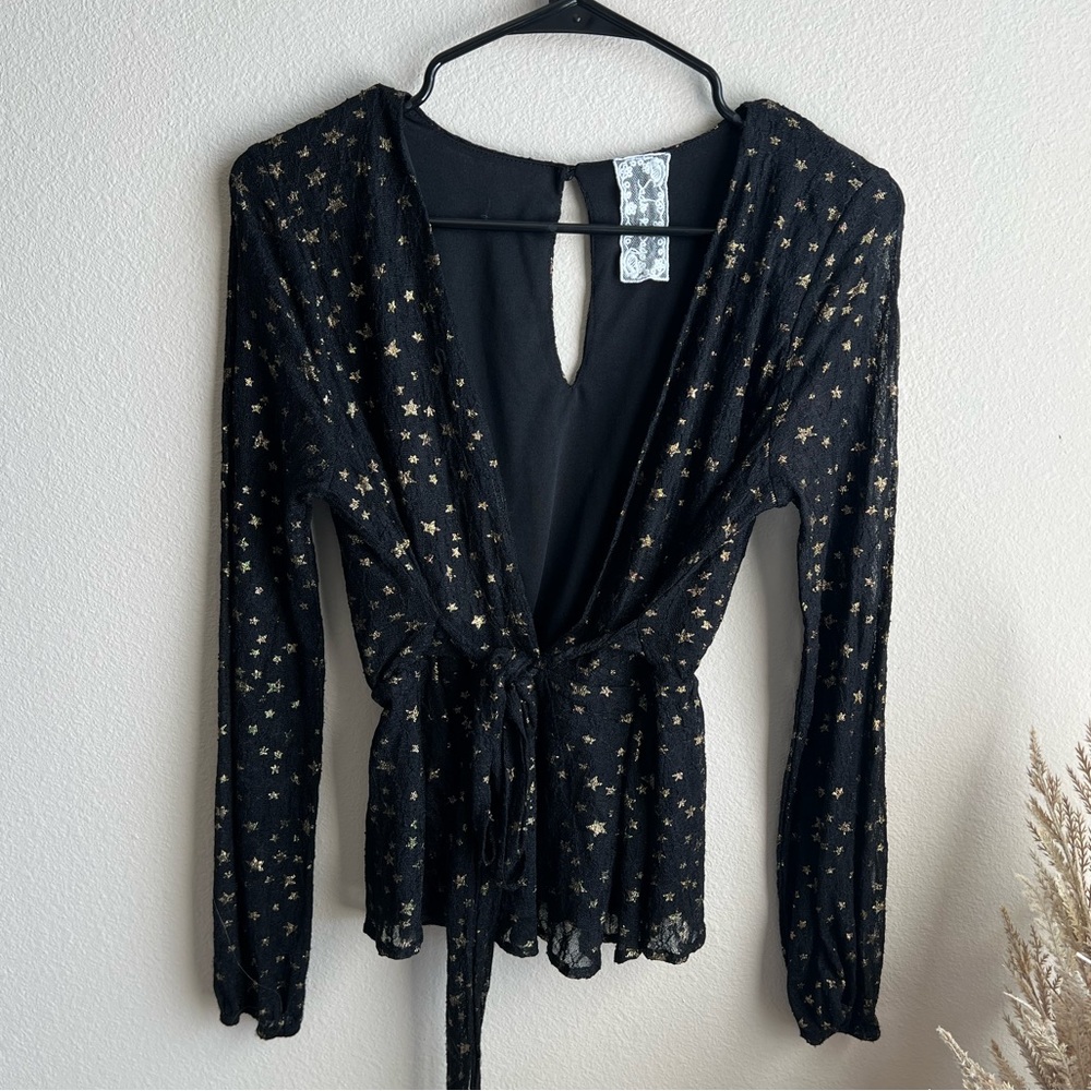 Sadie & Sage Star Print Cinched Waist Blouse